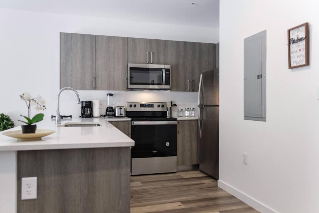 Awesome Townhouse 15 Minutes From The Beach Miami Buitenkant foto