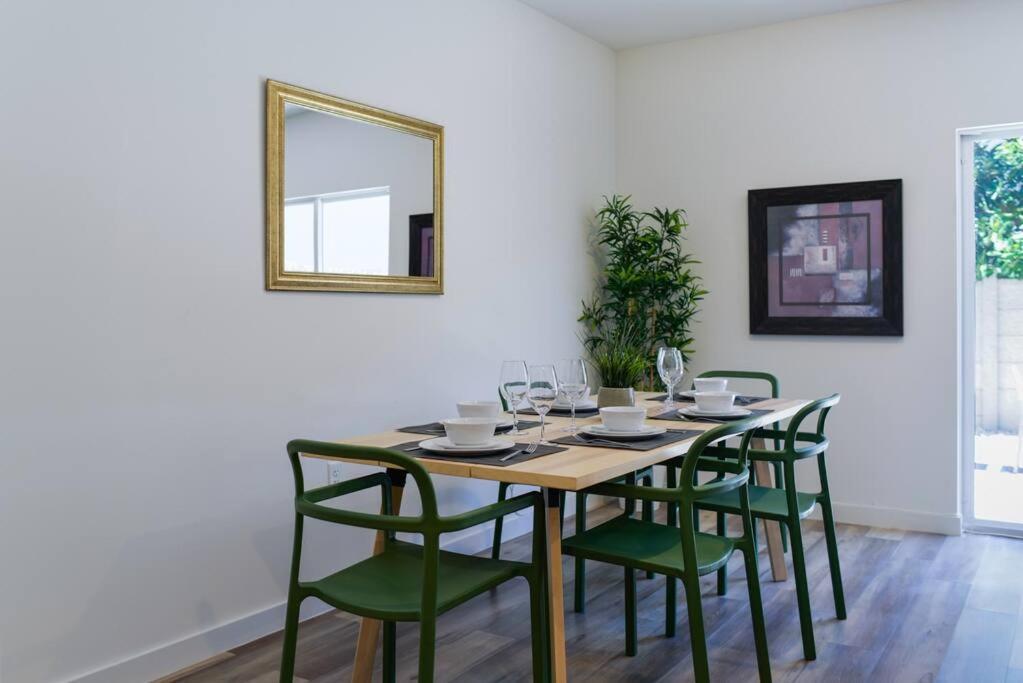 Awesome Townhouse 15 Minutes From The Beach Miami Buitenkant foto
