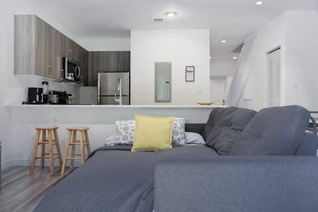 Awesome Townhouse 15 Minutes From The Beach Miami Buitenkant foto